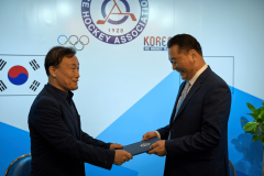 大韩冰球协会（KIHA), 任命韩中地域经济协会李相基会长为首席副会长